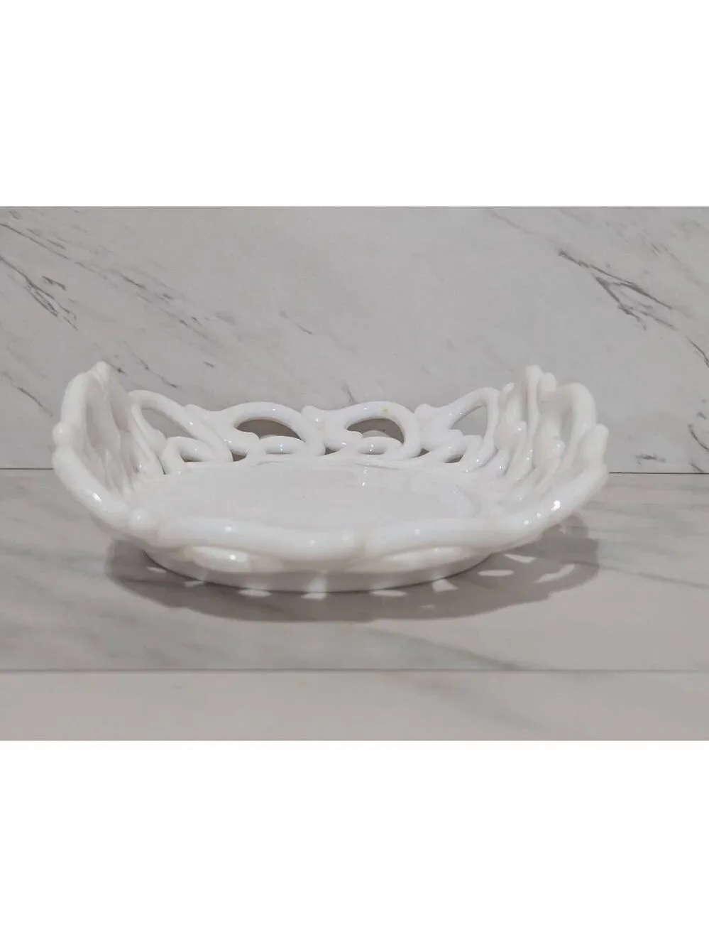 Fostoria Vintage White Milk Glass Folded Fruit Bowl Glassware